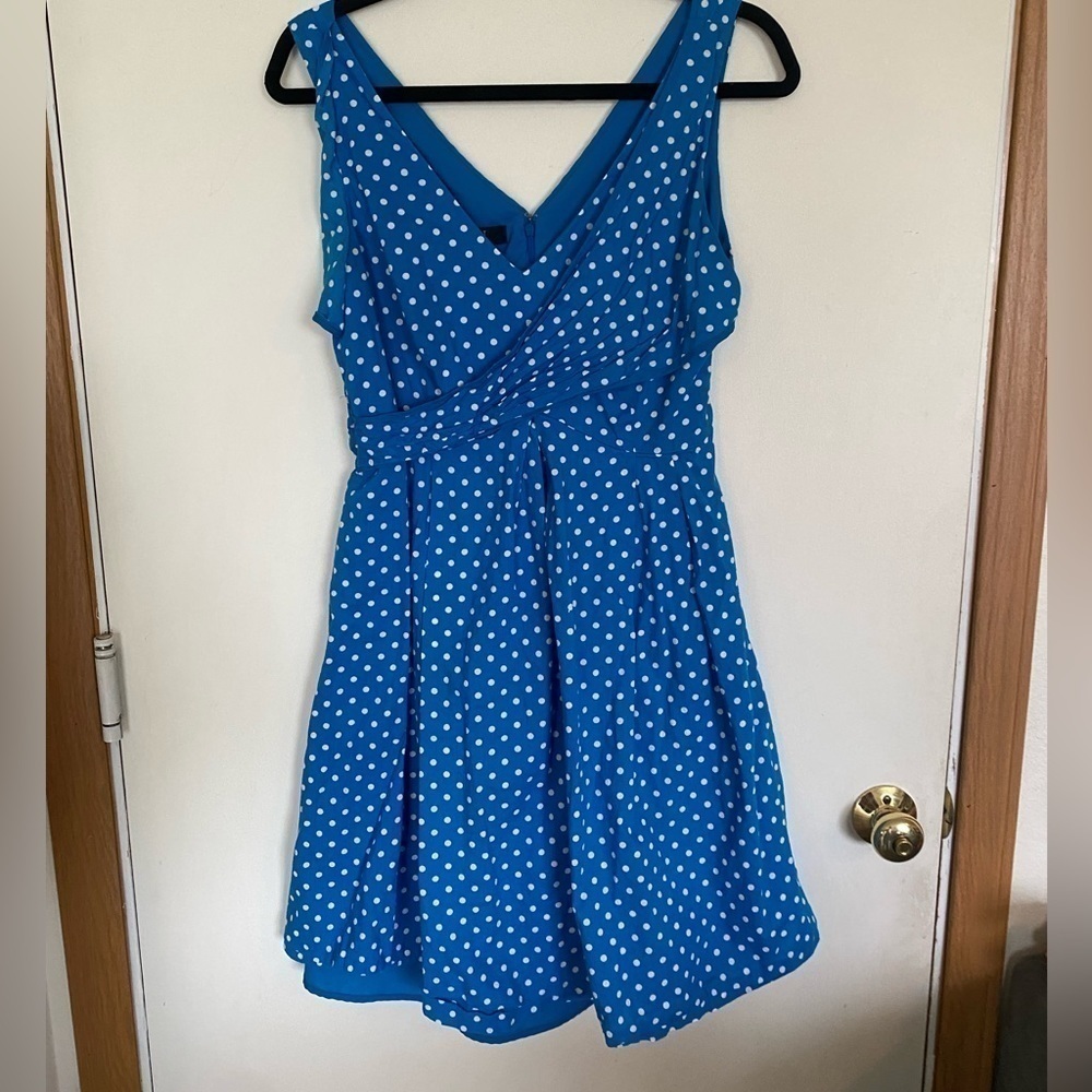 Nine West 8 blue and white polkadot sleeveless dress